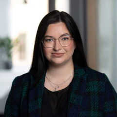 Vai grāmatvedis citiem grupas uzņēmumiem ir NIL likuma subjekts? 