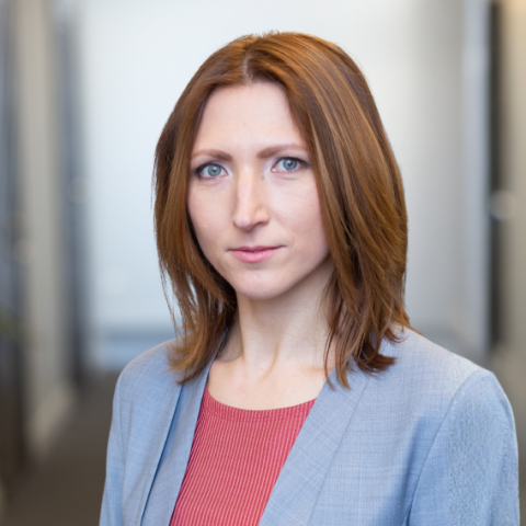 Vai darba devējam jāzina, kur strādā darbinieks?