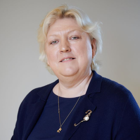 Kā iegrāmatot dzeramnaudu?