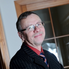 Kā gada prēmija ietekmē vidējo izpeļņu?