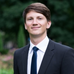 Par līgumiem starp komercsabiedrībām