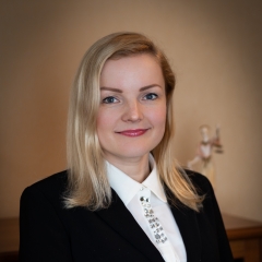 Kādi dokumenti uzņēmuma īpašniecei jānoformē, aizejot dekrētā?